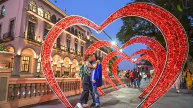 Adornos Luminosos para m&aacute;s tradiciones como el d&iacute;a del Amor y la Amistad