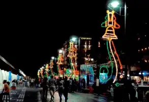 Adornos luminosos para fiestas patrias para postes de calles, avenidas, malecones y jardines