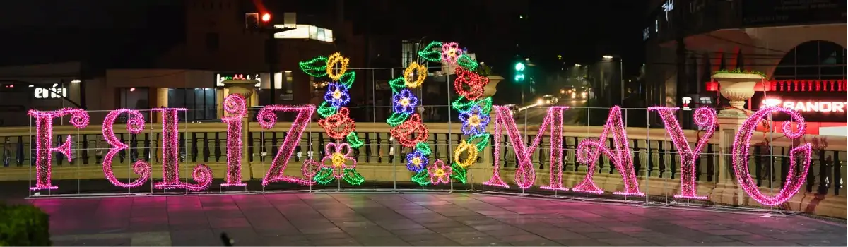 Ornamentación luminosa para el día de las Madres
