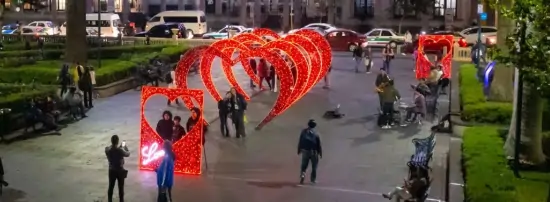 Ornamentación Luminosa para Fiestas Patrias, Navidad, y Eventos especiales